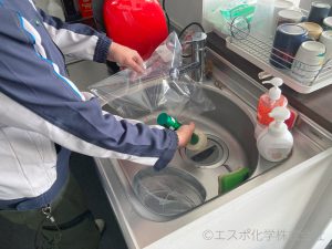 建屋内の異臭調査